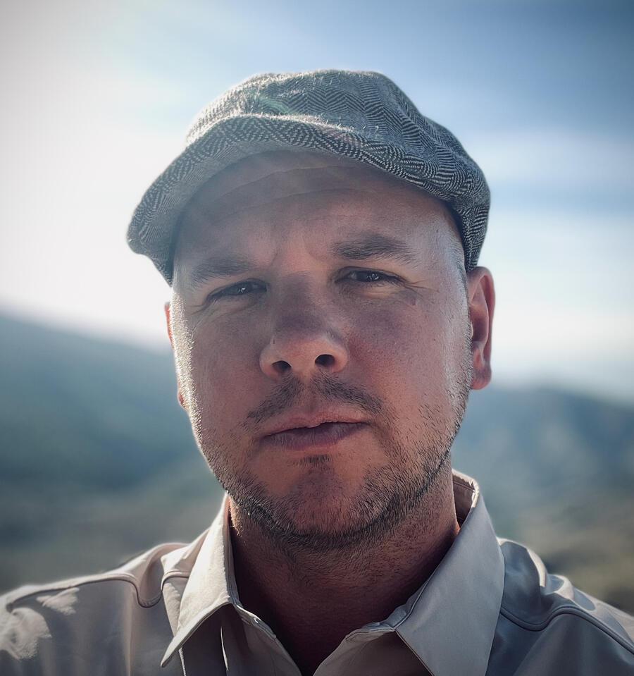 Headshot Henkjan Schrijver, owner Remoter.news Headshot Henkjan Schrijver, owner Remoter.news